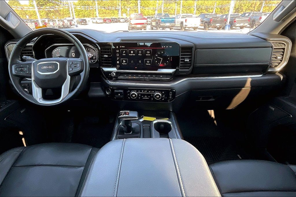 Used 2024 GMC Sierra 1500 SLT AWD/4WD image 5
