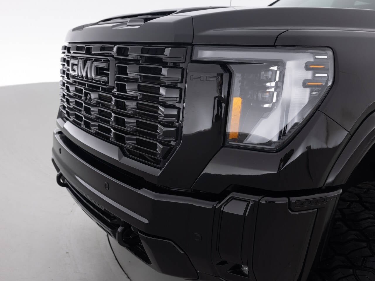 Used 2025 GMC Sierra 2500 Denali w/ Denali Reserve Package AWD/4WD image 15