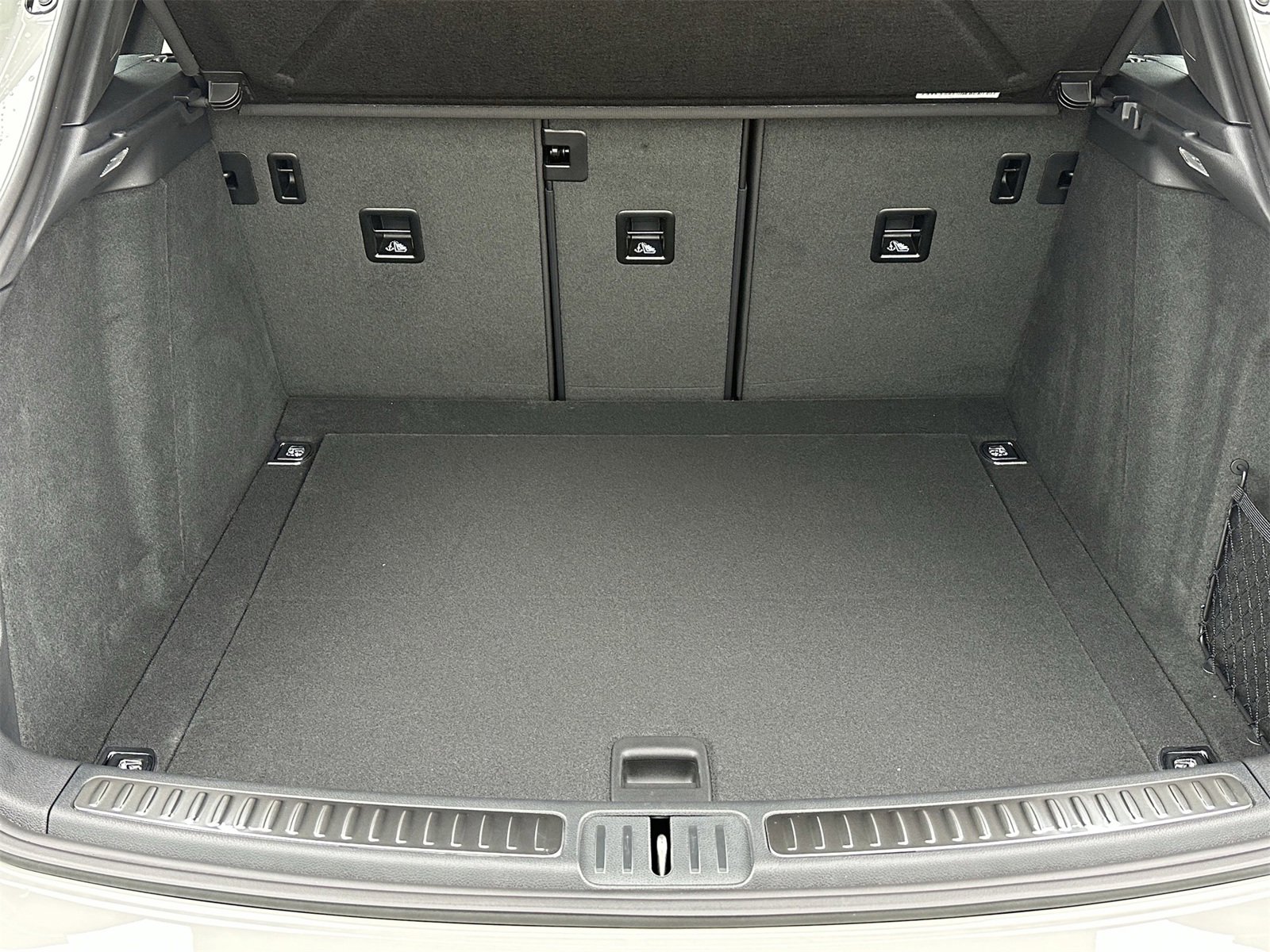 New 2026 Porsche Macan S image 18