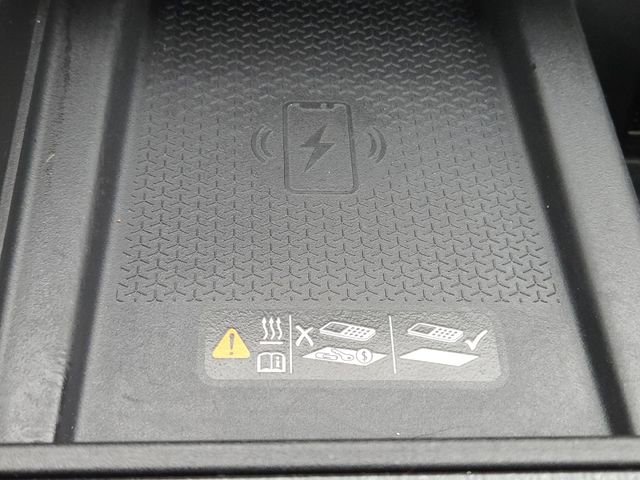 Used 2025 GMC Acadia AT4 w/ Luxury Package image 8