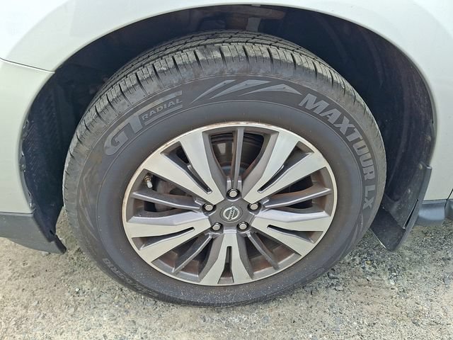 Used 2017 Nissan Pathfinder SV w/ Trailer Tow Package AWD/4WD image 4