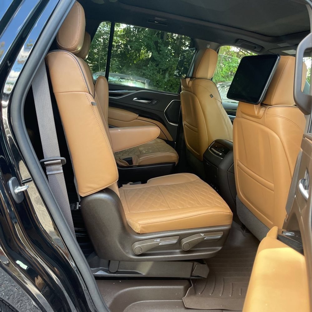 Used 2022 Cadillac Escalade Sport w/ LPO, ONYX Package AWD/4WD image 13