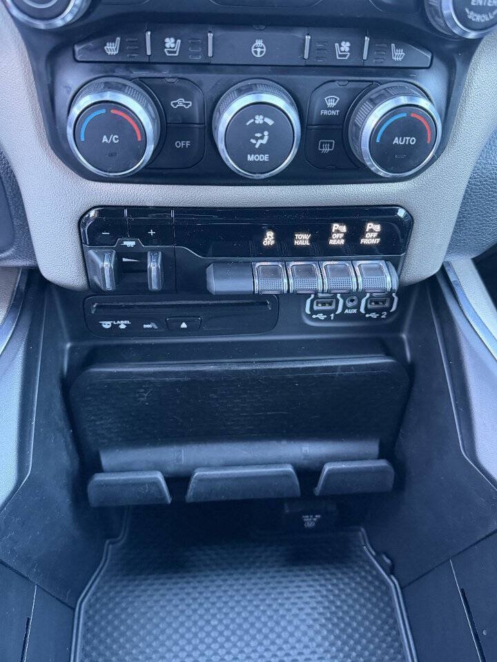 Used 2019 RAM 1500 Laramie w/ Sport Appearance Package AWD/4WD image 35