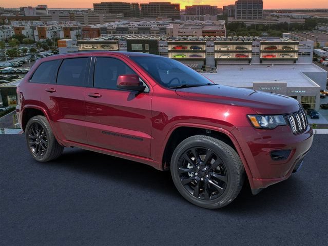 Certified 2022 Jeep Grand Cherokee Laredo X RWD image 1