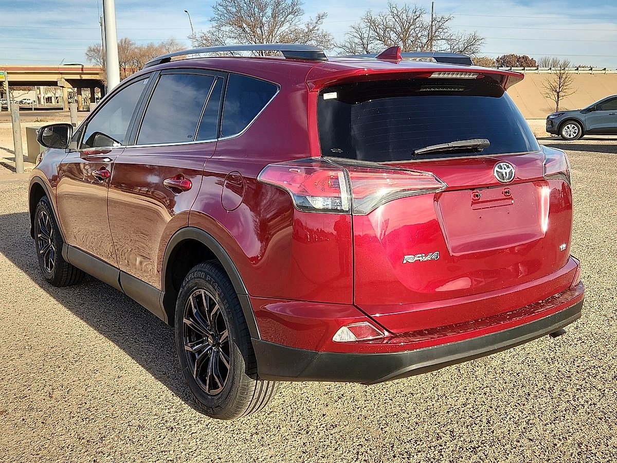 Used 2018 Toyota RAV4 LE w/ Carpet Mat Package image 2