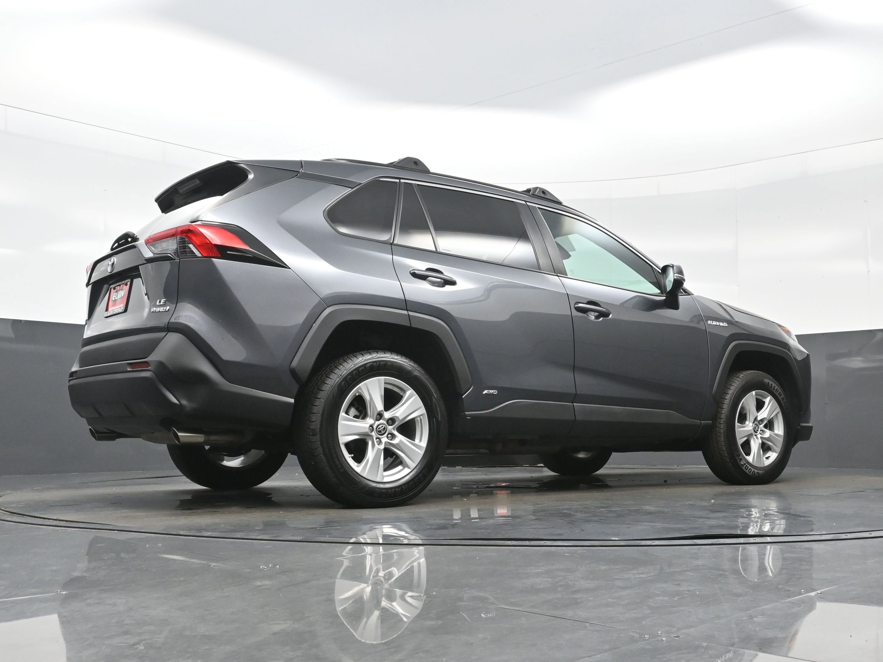 Used 2021 Toyota RAV4 LE AWD/4WD image 30