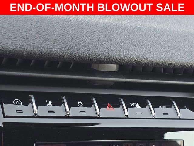 Used 2025 Jeep Grand Cherokee Altitude AWD/4WD image 30