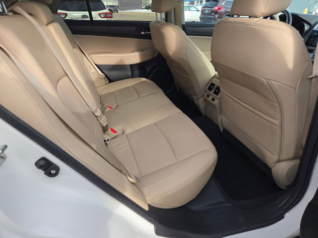 Used 2016 Subaru Outback 2.5i Limited image 9