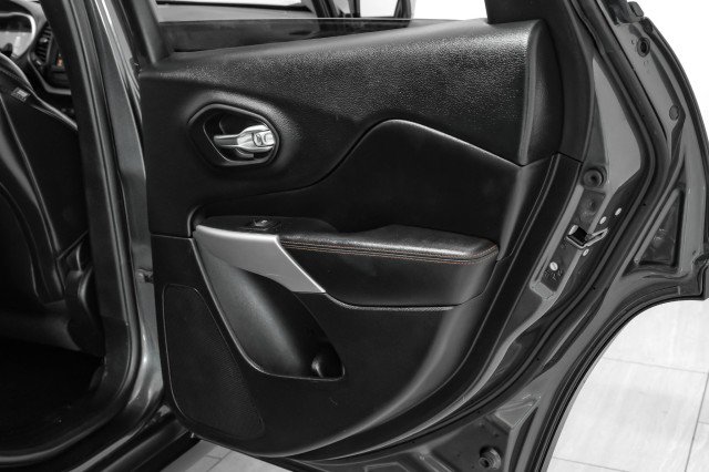 Used 2017 Jeep Cherokee Trailhawk w/ Cold Weather Group image 41