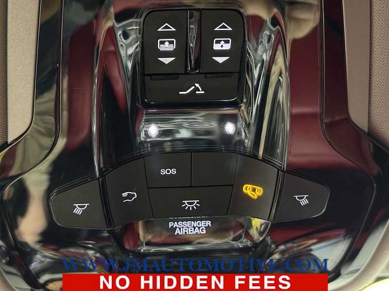 Used 2020 Alfa Romeo Giulia Ti w/ Active Blind Spot Package AWD/4WD image 37
