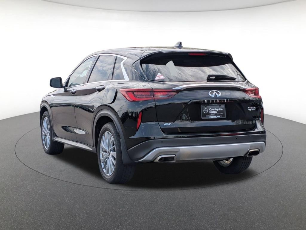 Used 2025 INFINITI QX50 Pure image 7