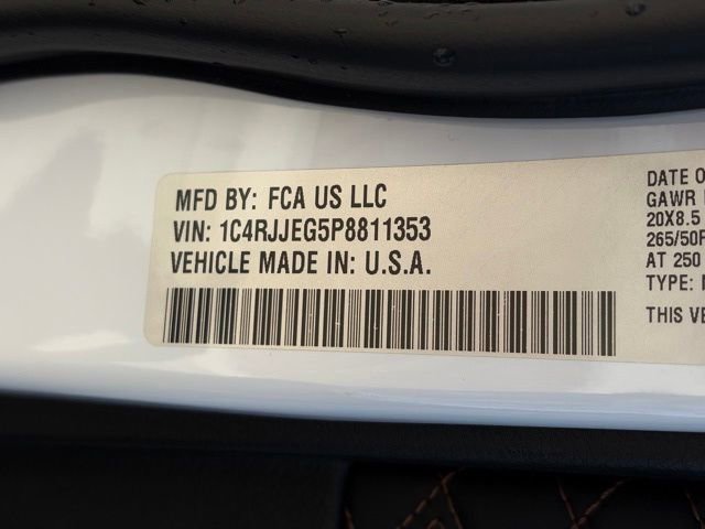 Used 2023 Jeep Grand Cherokee L Summit w/ Luxury Tech Group V image 37