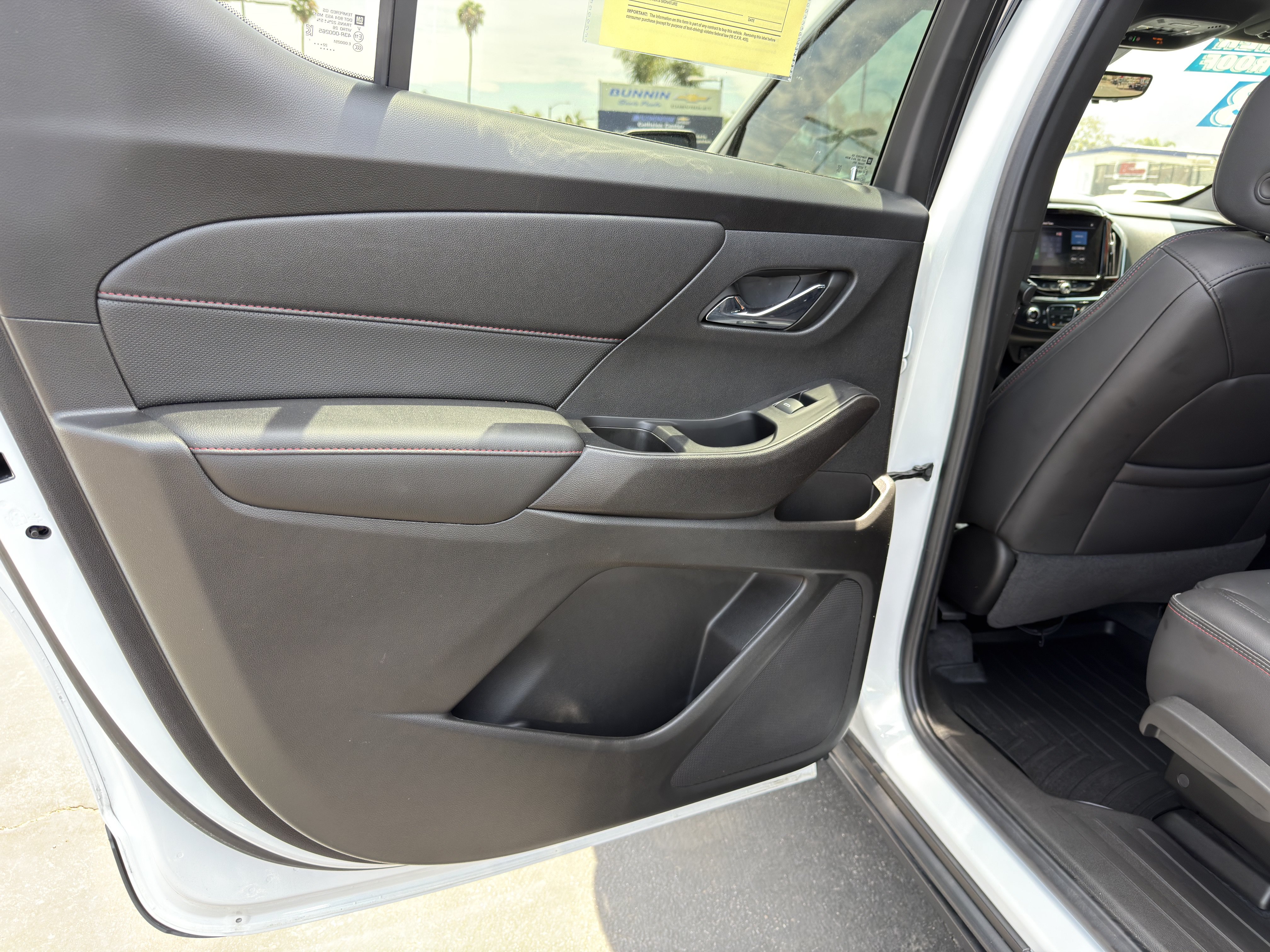 Used 2023 Chevrolet Traverse RS AWD/4WD image 19