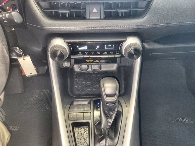 Used 2022 Toyota RAV4 LE FWD image 19