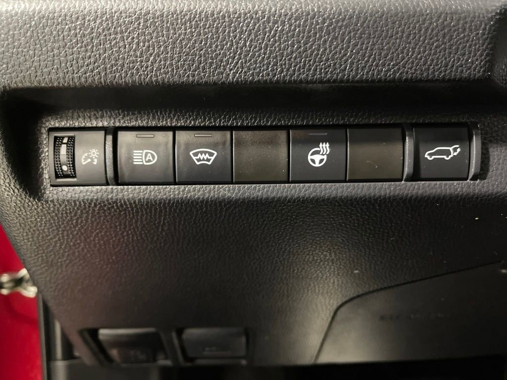 Used 2023 Toyota RAV4 XLE Premium image 28