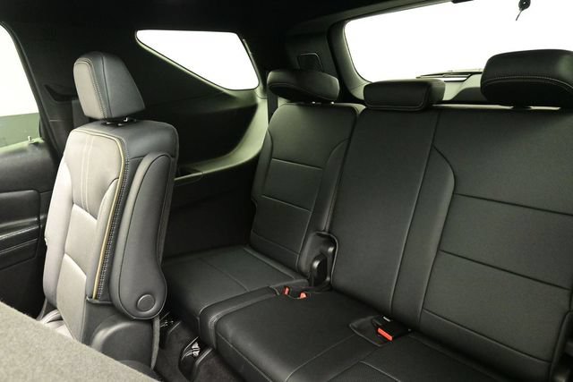 Used 2025 Chevrolet Traverse High Country w/ LPO, Floor Liner Package FWD image 20