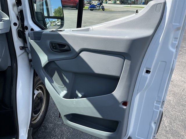 Used 2018 Ford Transit 150 XL RWD image 32