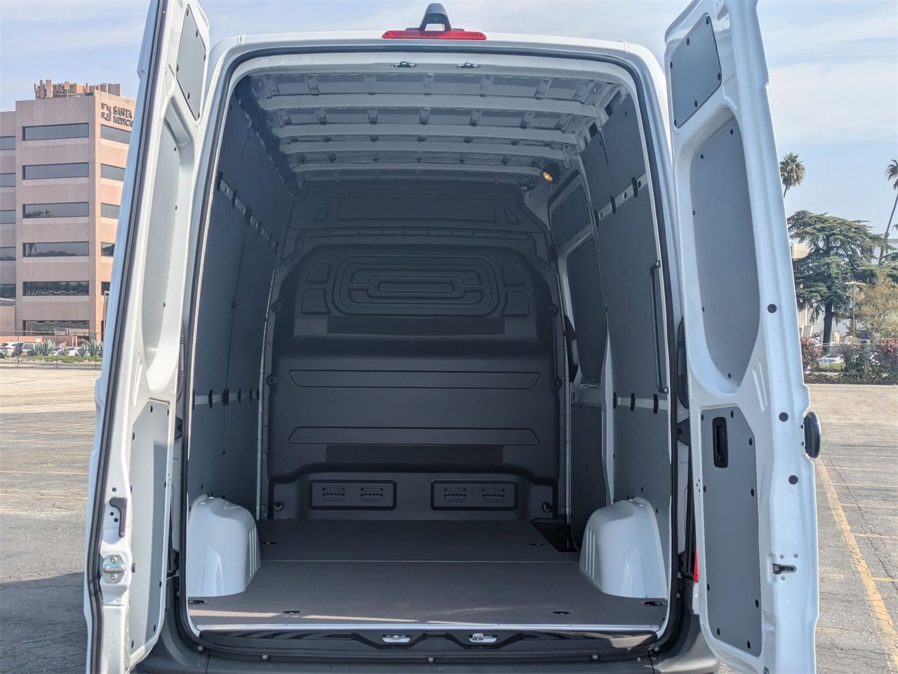 New 2025 Mercedes-Benz Sprinter 2500 image 10