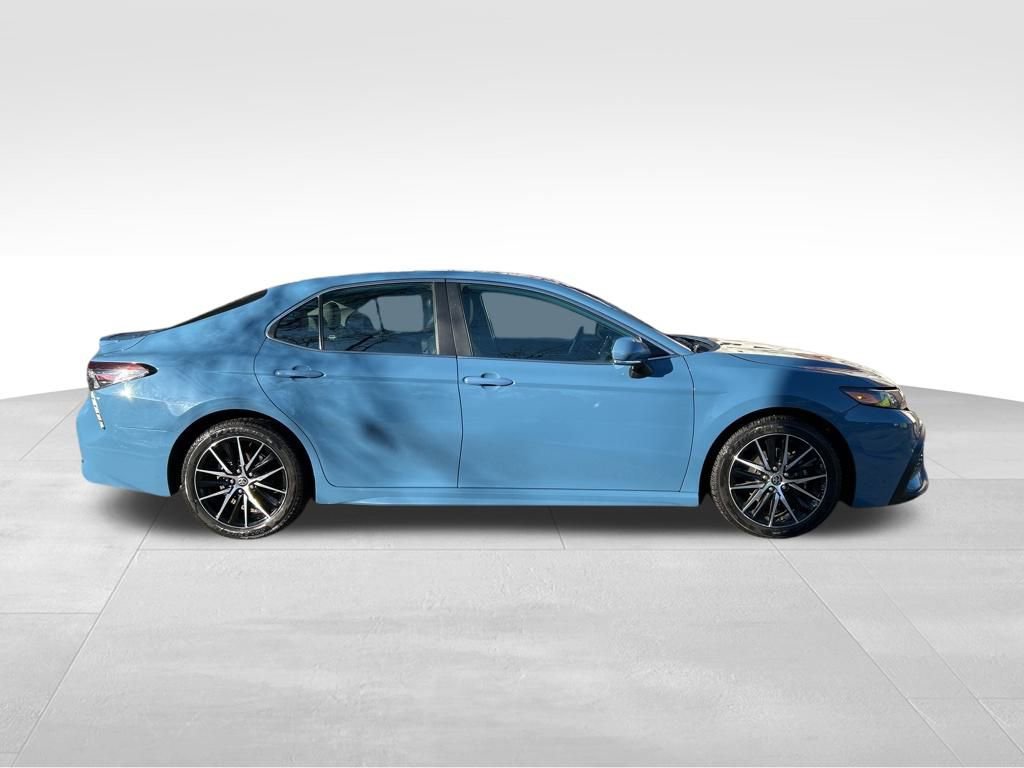 Used 2024 Toyota Camry SE image 19