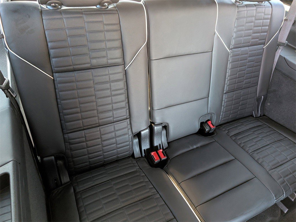 Certified 2023 Cadillac Escalade ESV Premium Luxury Platinum image 18