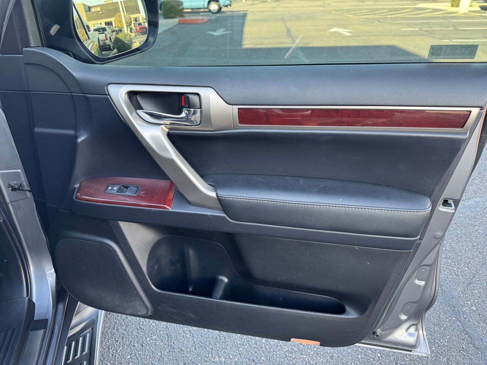 Used 2015 Lexus GX 460 image 16