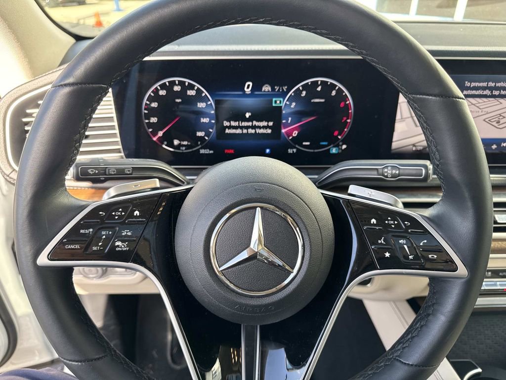 Certified 2025 Mercedes-Benz GLS 450 4MATIC image 25