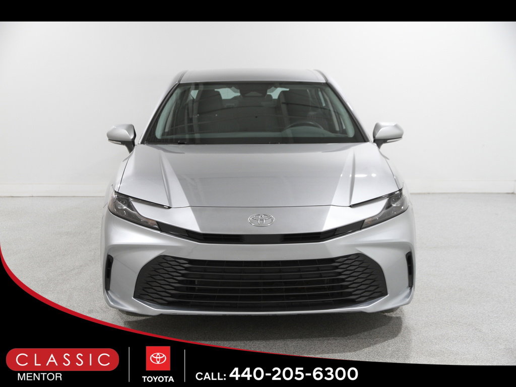 Used 2025 Toyota Camry LE image 2