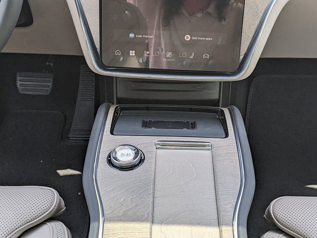 New 2025 Volvo EX90 Plus AWD/4WD image 19