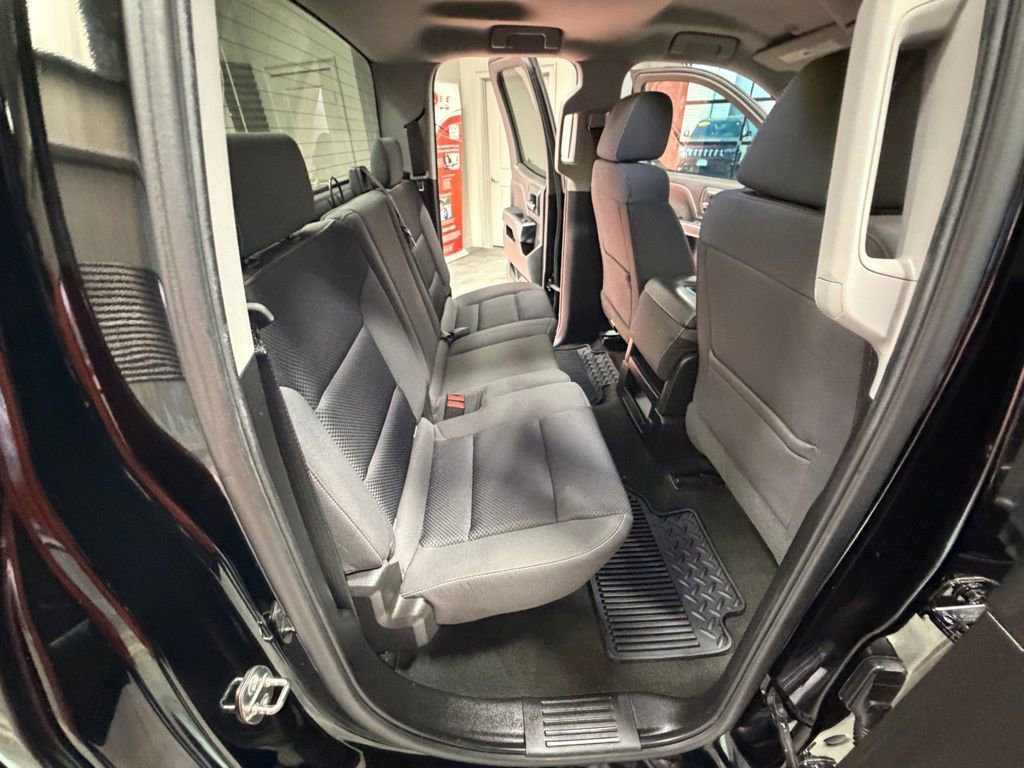 Used 2018 Chevrolet Silverado 1500 LT w/ All Star Edition image 40