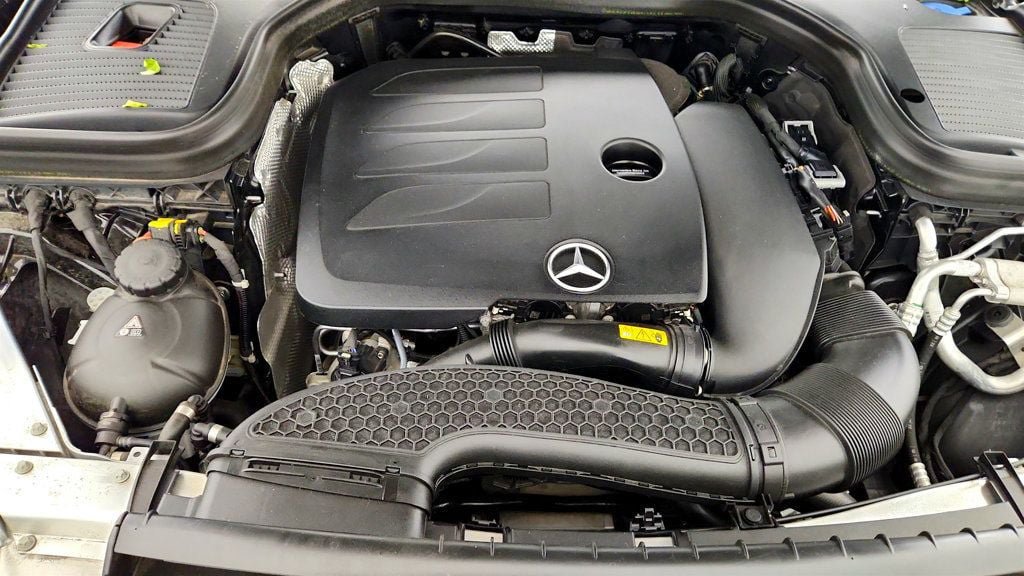 Used 2023 Mercedes-Benz GLC 300 4MATIC Coupe image 27