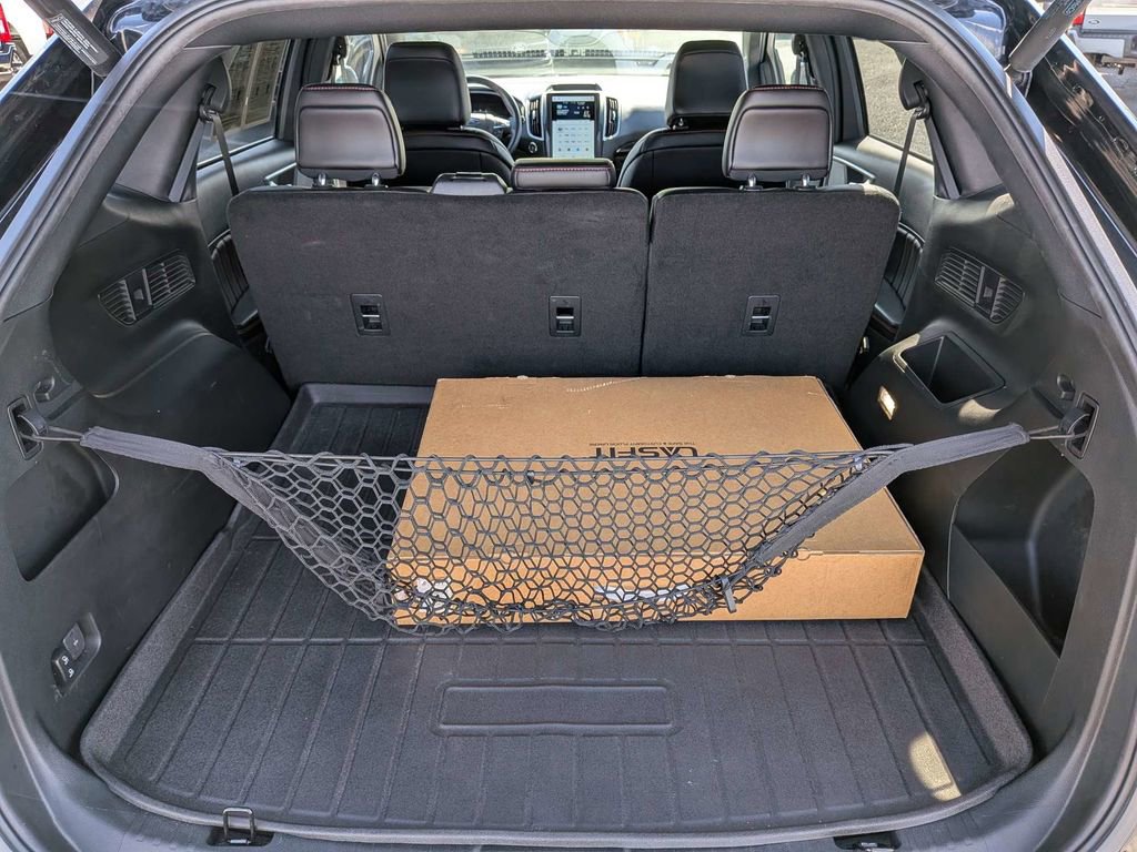 Used 2022 Ford Edge ST-Line image 11