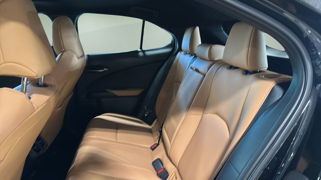 New 2026 Lexus UX 300h AWD image 18
