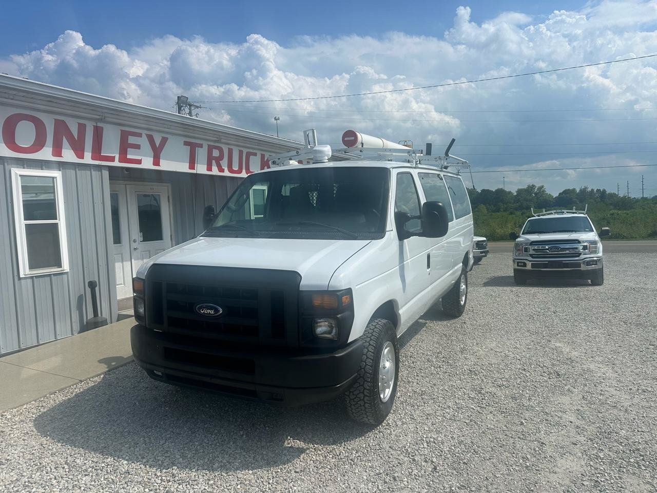 Used 2012 Ford E-350 and Econoline 350 Super Duty w/ Insulation Pkg RWD image 3