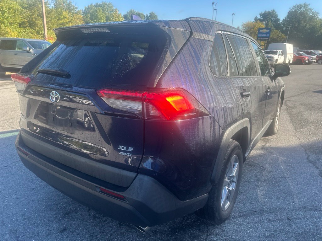 Used 2023 Toyota RAV4 XLE AWD/4WD image 5