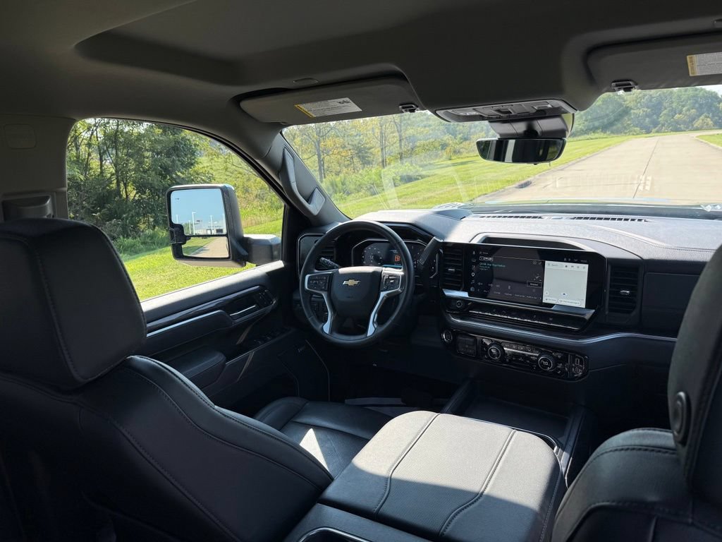 Used 2026 Chevrolet Silverado 2500 LTZ w/ LTZ Premium Package AWD/4WD image 22