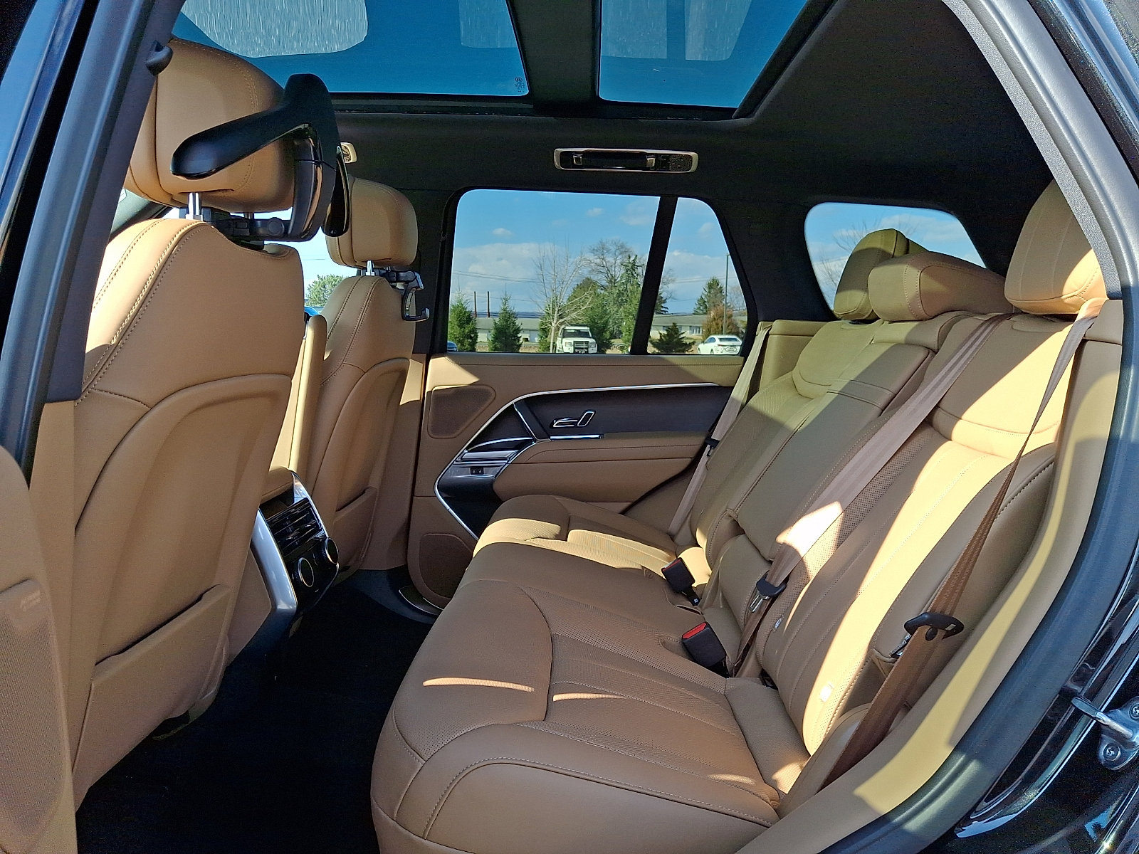 New 2026 Land Rover Range Rover SE image 8