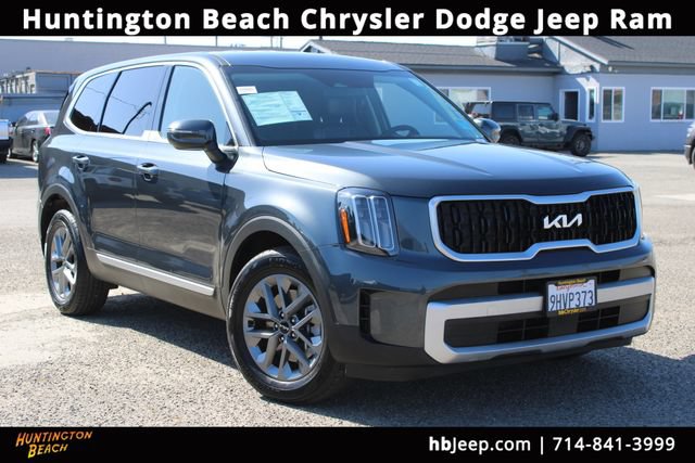 Used 2024 Kia Telluride LX FWD image 1