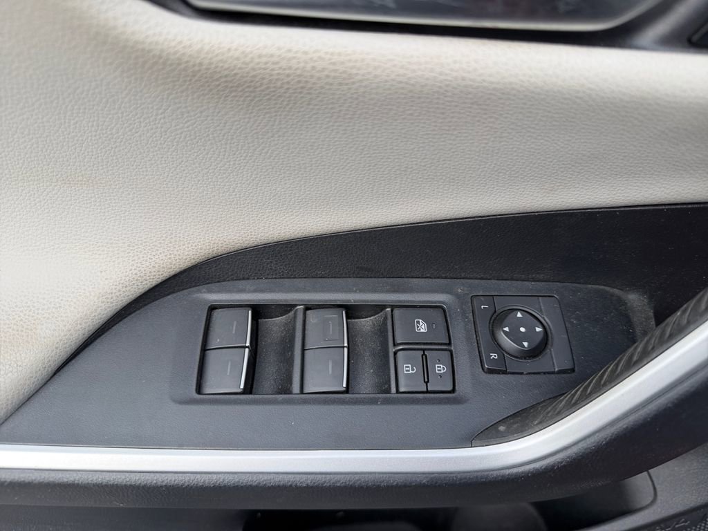 Used 2023 Toyota RAV4 Limited image 13
