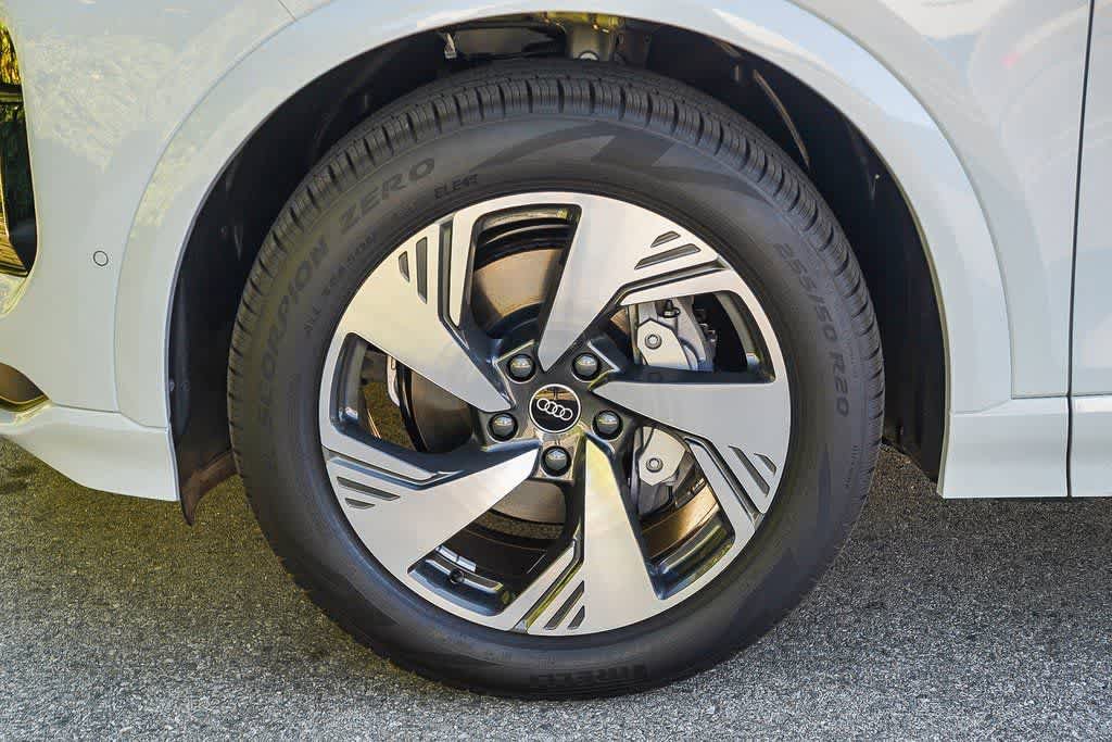 New 2025 Audi Q6 e-tron Premium Plus AWD/4WD image 10
