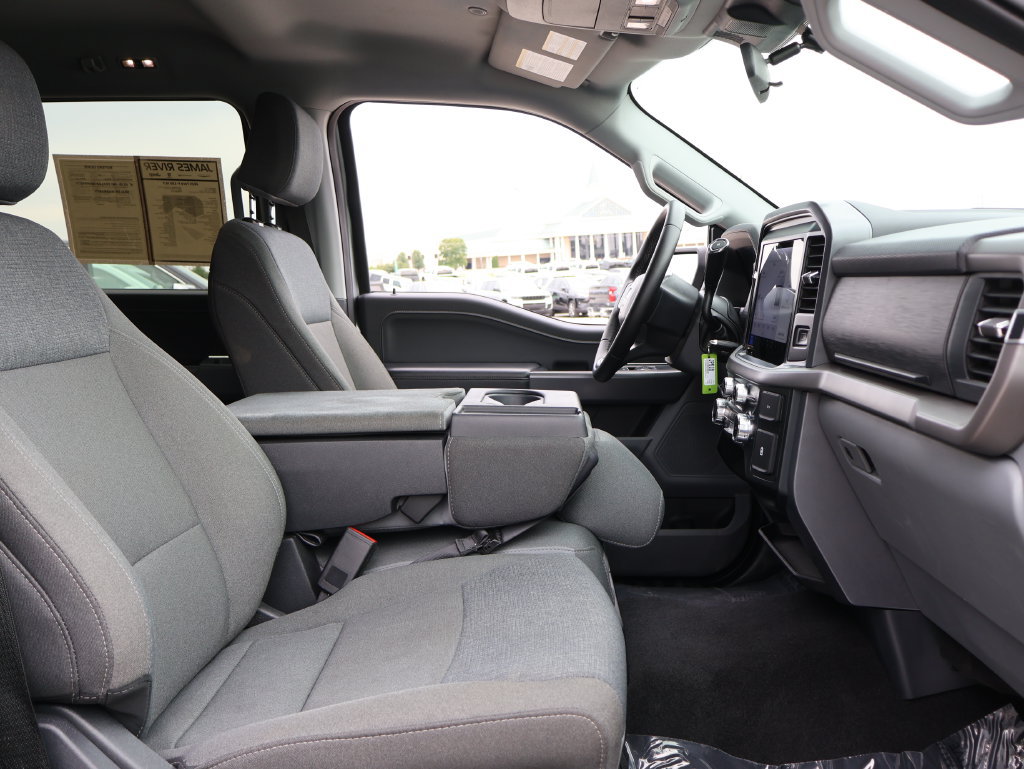 Used 2025 Ford F150 XLT w/ Equipment Group 301A Standard AWD/4WD image 9