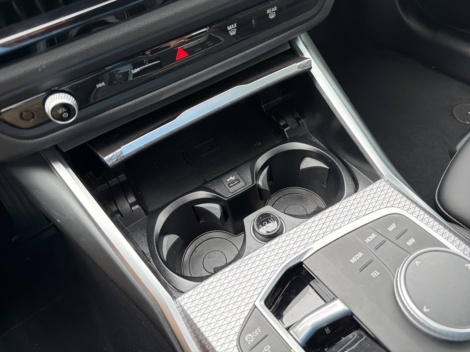 New 2025 BMW 330i Sedan w/ Convenience Package RWD image 31