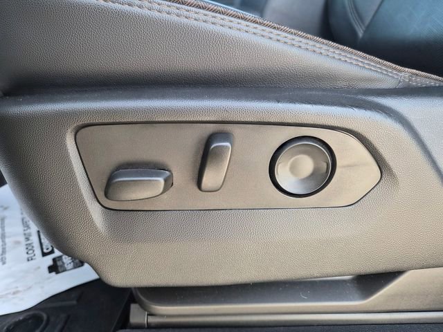 Used 2022 Chevrolet Suburban High Country AWD/4WD image 17