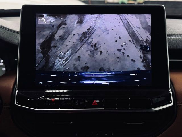 Certified 2022 Jeep Compass Limited image 35