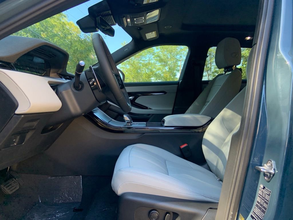 New 2026 Land Rover Range Rover Evoque S image 11