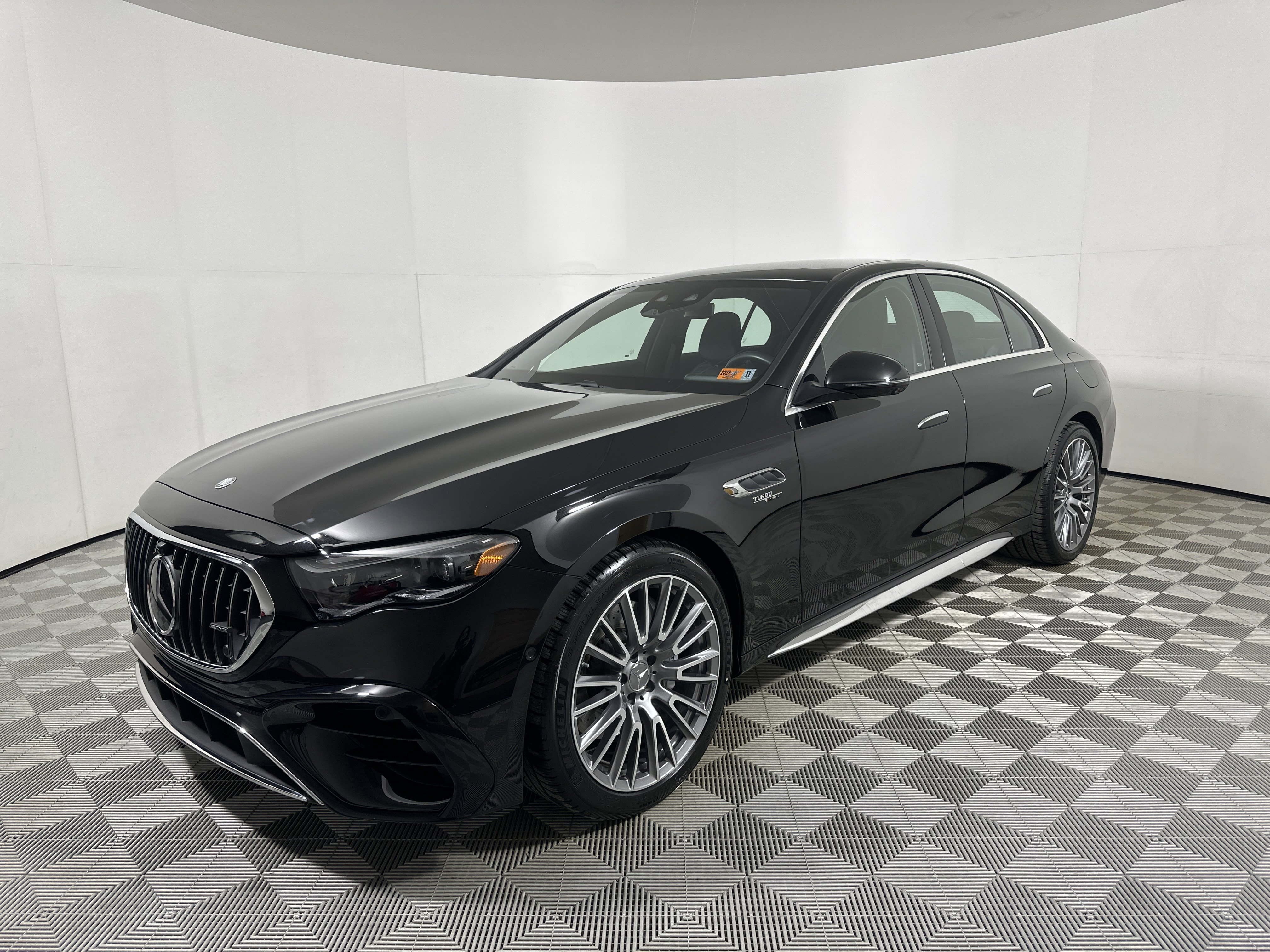 Used 2025 Mercedes-Benz E 53 AMG e 4MATIC Sedan image 3