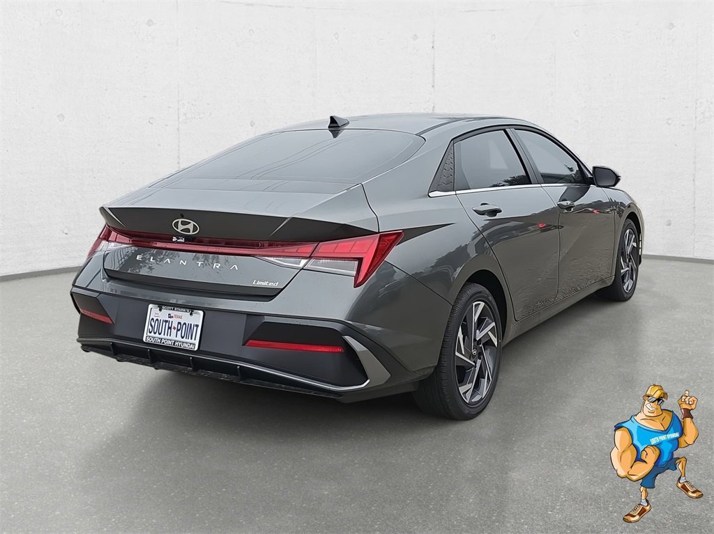 New 2026 Hyundai Elantra Limited image 5