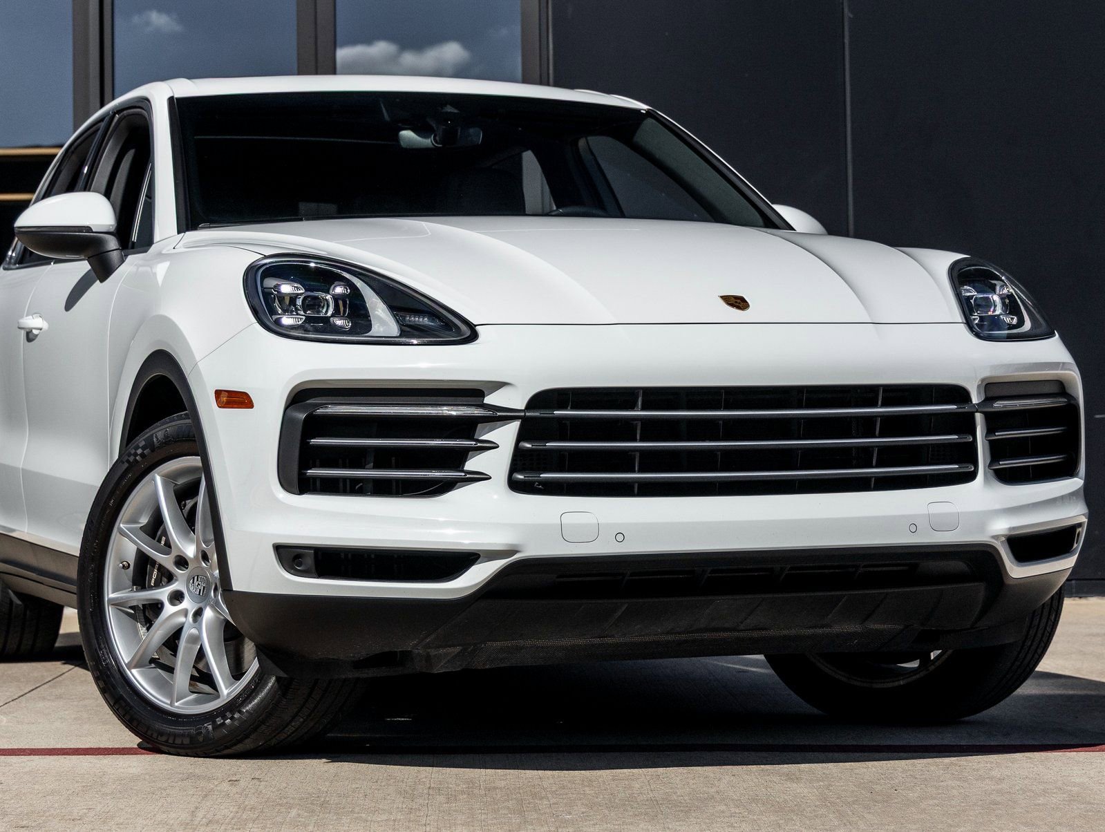 Used 2023 Porsche Cayenne image 9
