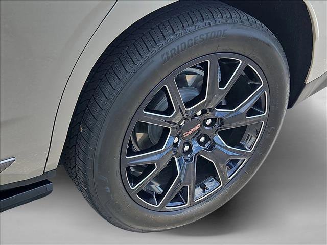 Used 2024 GMC Yukon Denali Ultimate AWD/4WD image 26