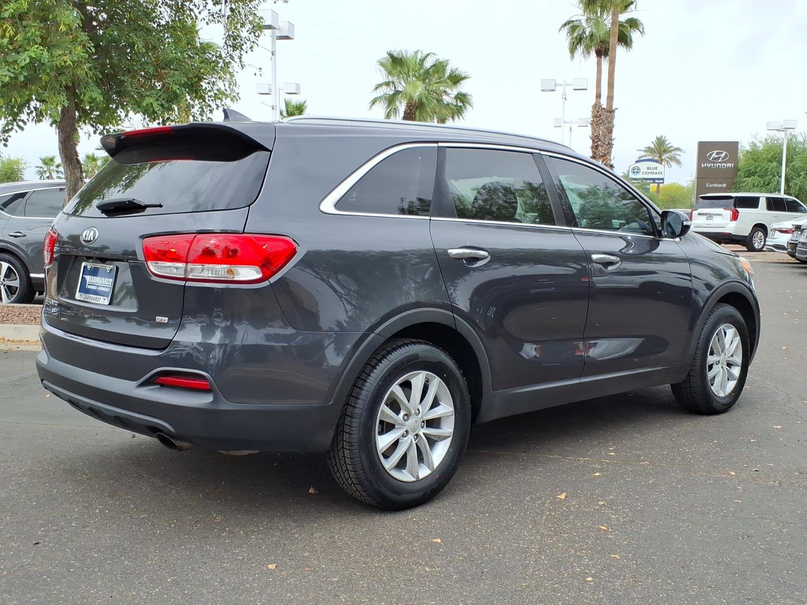 Used 2018 Kia Sorento LX image 5