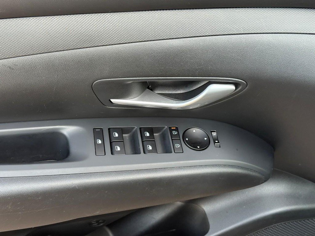 Used 2025 Hyundai Tucson SEL AWD/4WD image 17